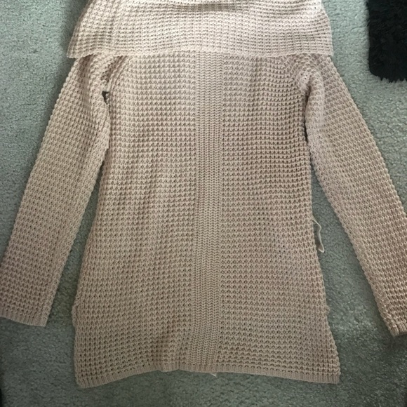 Pink off the shoulder sweater - Picture 2 of 2